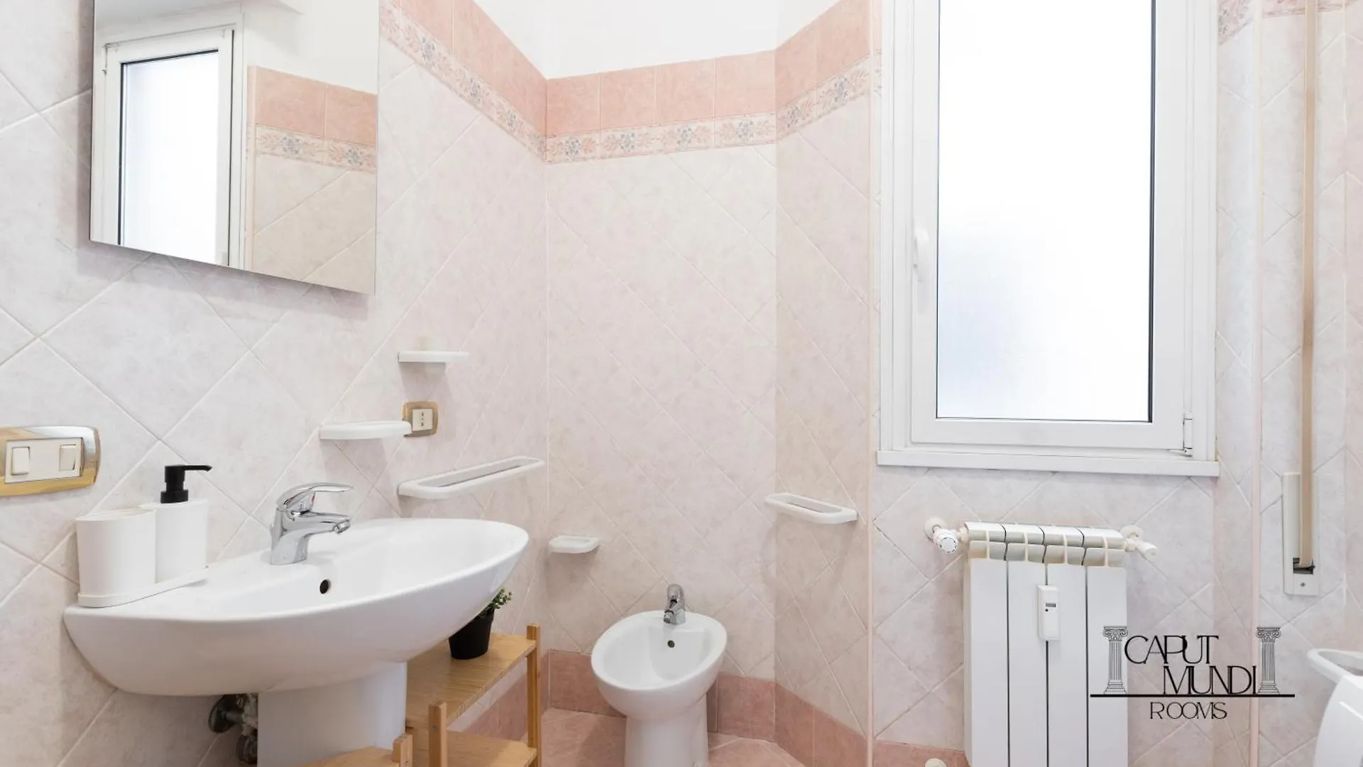 Caput Mundi Rooms - 100Mt To Metro A, Terrace, A-C, 15 Min To Center Roma Affittacamere