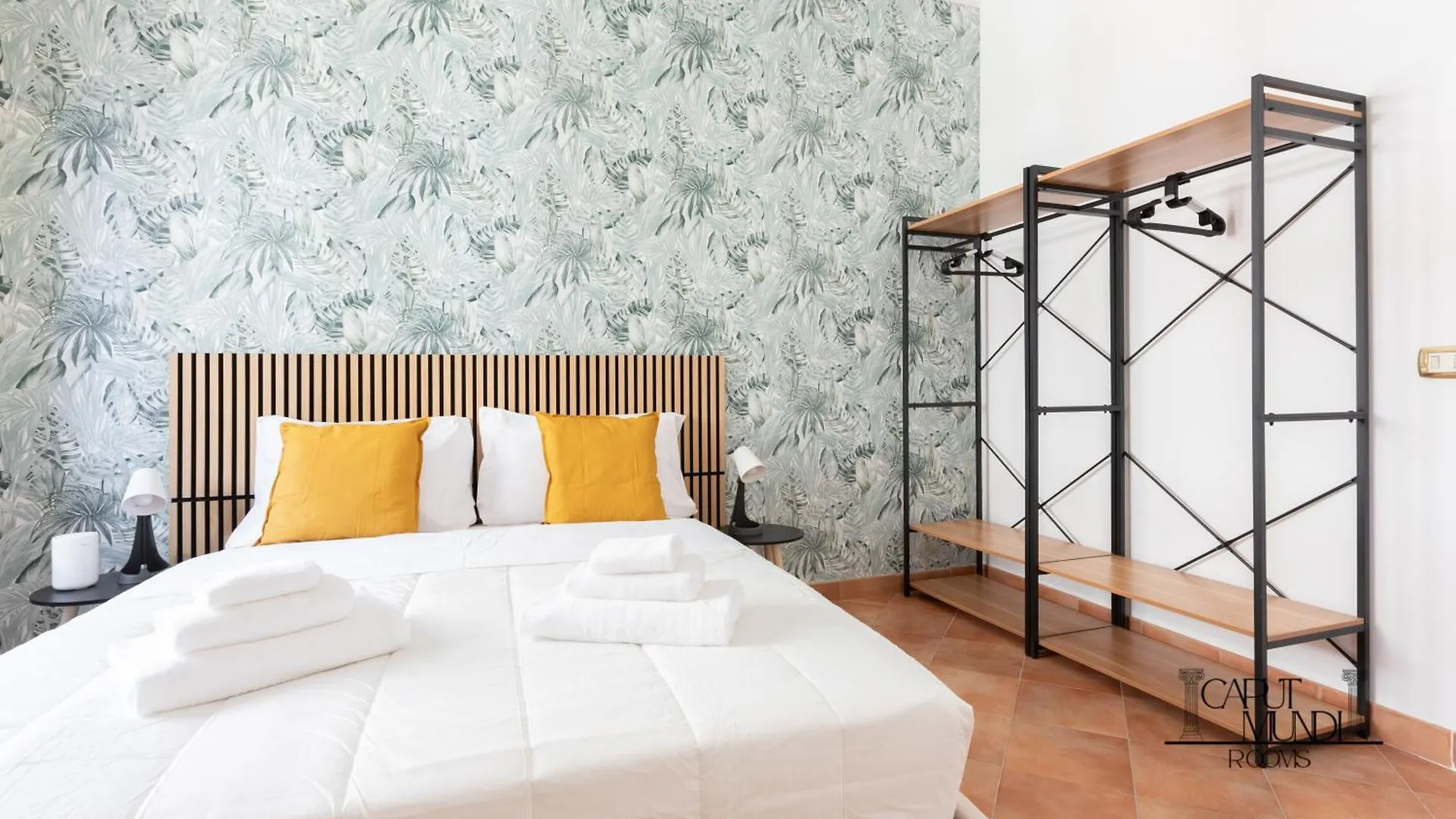 Caput Mundi Rooms - 100Mt To Metro A, Terrace, A-C, 15 Min To Center Roma Affittacamere