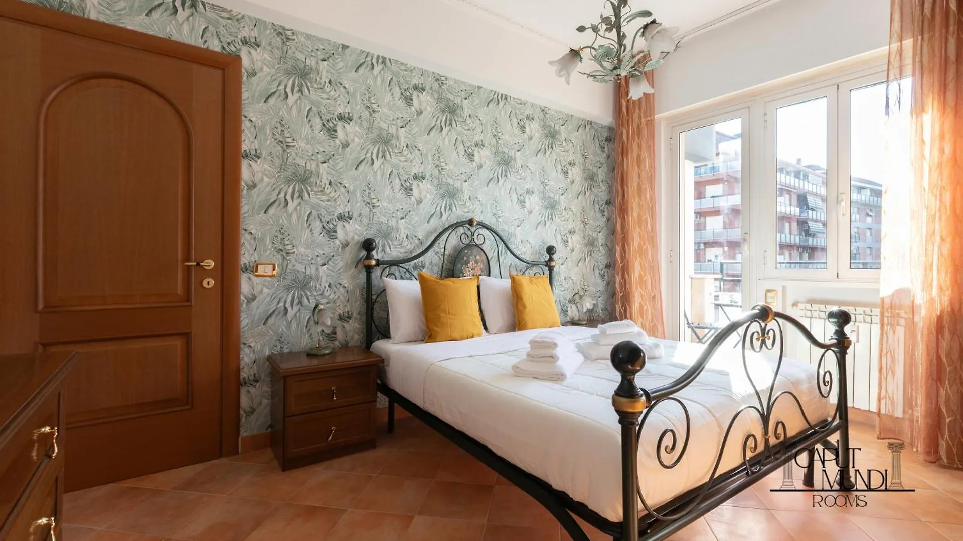 Caput Mundi Rooms - 100Mt To Metro A, Terrace, A-C, 15 Min To Center Roma 0*,  Italia